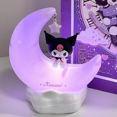 Ay Üzerinde Uyuyan Kuromi Şarjlı Mini Gece Lambası