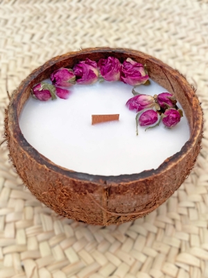 Peru Cat Handmade Doğal Hindistan Cevizi Kabuğunda %100 Organik Soya Mumu Gül Süslemeli PCH-BLOSSOM-50
