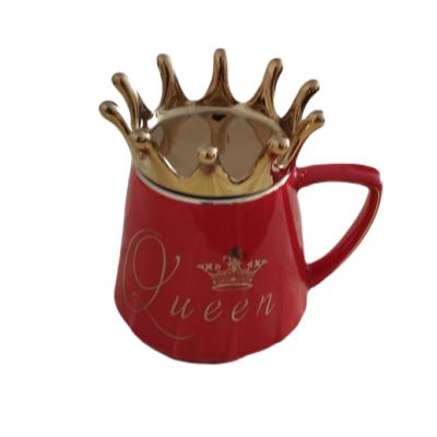 Özel Tasarım Queen Kraliçe Taçlı Kapaklı Kupa Bardak Kırmızı