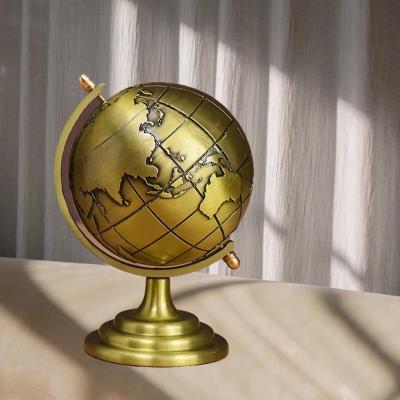 Vintage Dünya Masaüstü Figürü Gold