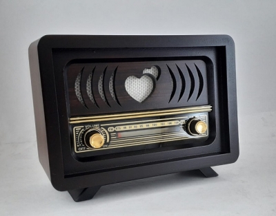 Bluetoothlu USB Aux Girişli Nostaljik Ahşap Radyo Kalpli Aşiyan Modeli Kahverengi