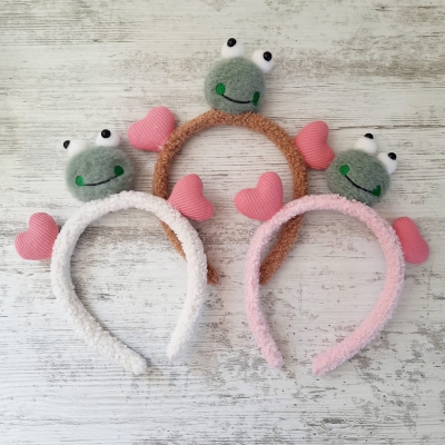 Peluş Kurbağalı Taç