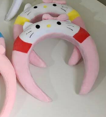 Hello Kitty Tasarımlı Peluş Taç Kırmızı Pembe 1 Adet