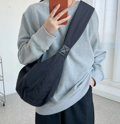 Kore Tarzı Yüksek Kapasiteli Spor Omuz Çantası Siyah