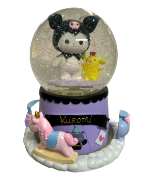 Kuromi Ve Pompompurin Gözü Açık Dev Boy Işıklı Müzikli Kar Küresi